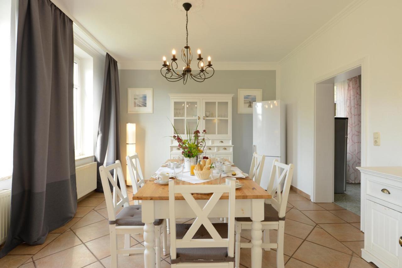 Ferienhaus Fuer 8 Personen Mit Kamin & Terrasse Boltenhagen  Ngoại thất bức ảnh