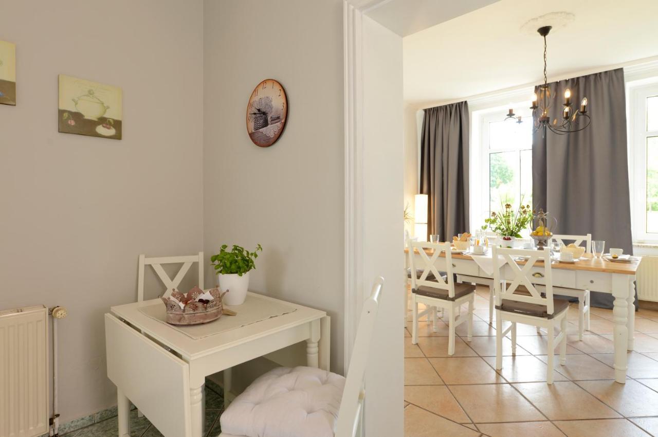 Ferienhaus Fuer 8 Personen Mit Kamin & Terrasse Boltenhagen  Ngoại thất bức ảnh