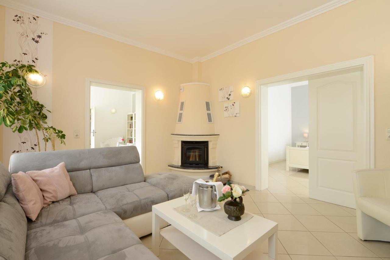 Ferienhaus Fuer 8 Personen Mit Kamin & Terrasse Boltenhagen  Ngoại thất bức ảnh