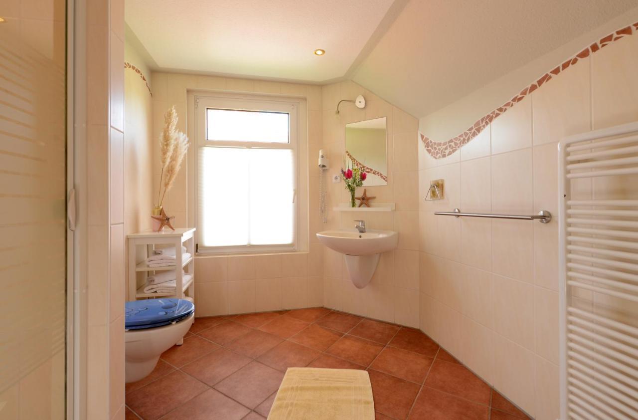Ferienhaus Fuer 8 Personen Mit Kamin & Terrasse Boltenhagen  Ngoại thất bức ảnh