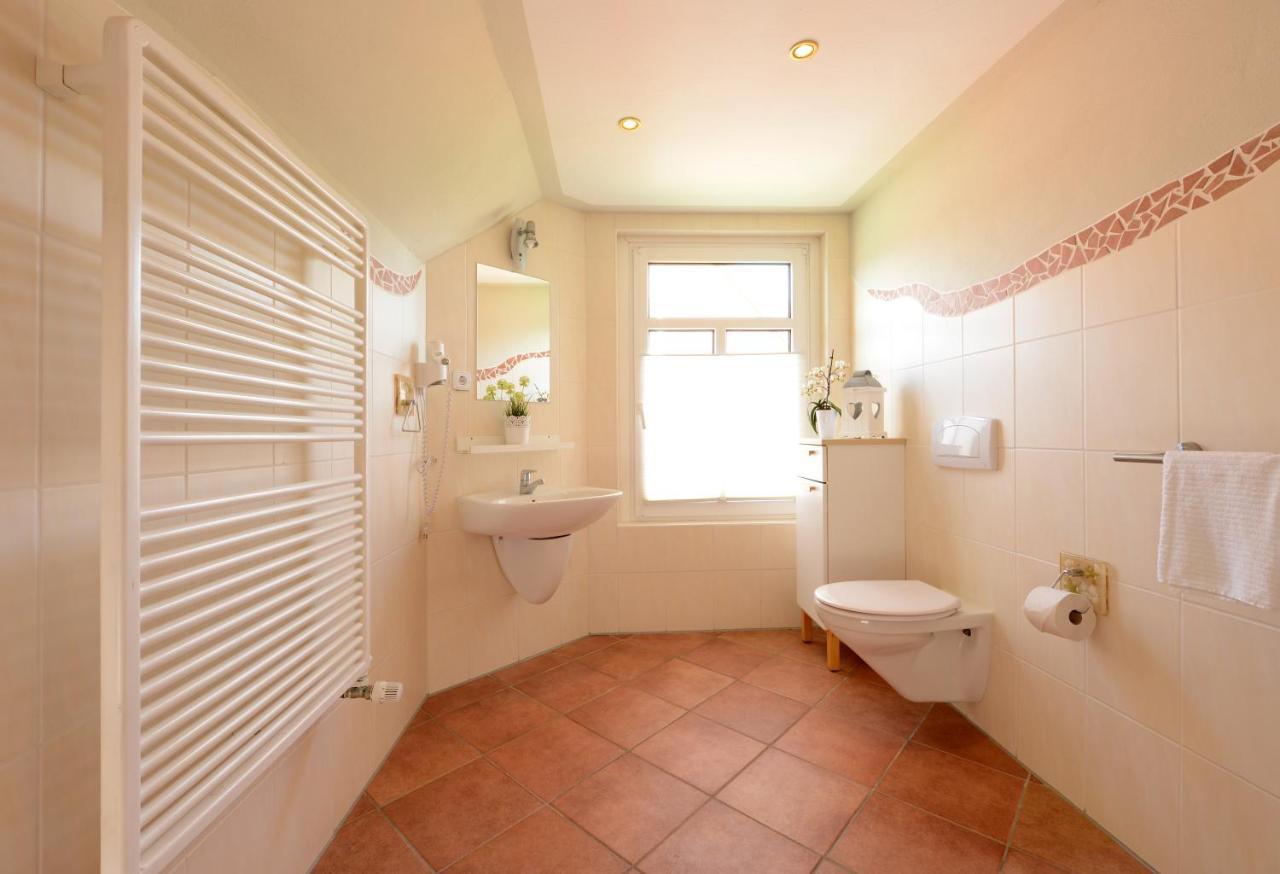 Ferienhaus Fuer 8 Personen Mit Kamin & Terrasse Boltenhagen  Ngoại thất bức ảnh