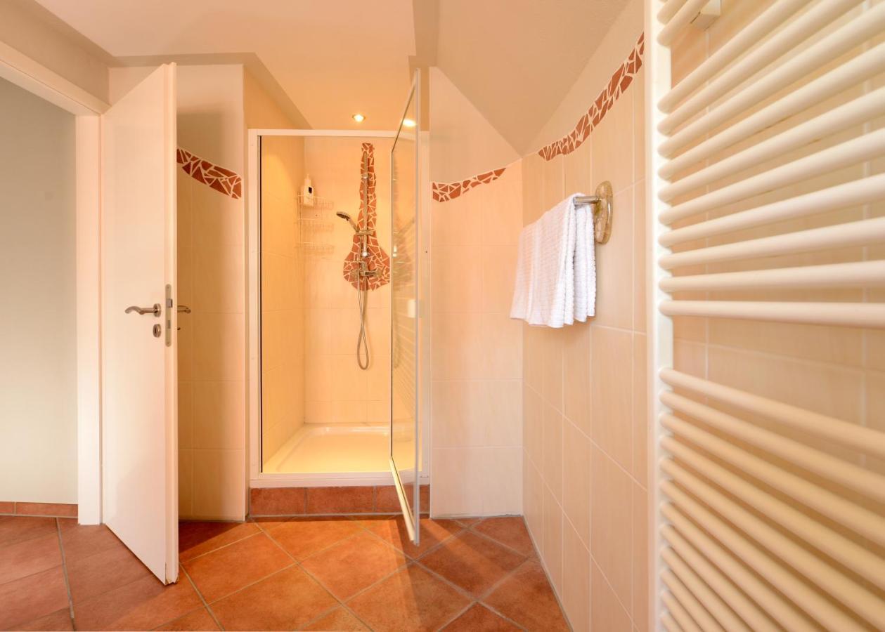 Ferienhaus Fuer 8 Personen Mit Kamin & Terrasse Boltenhagen  Ngoại thất bức ảnh