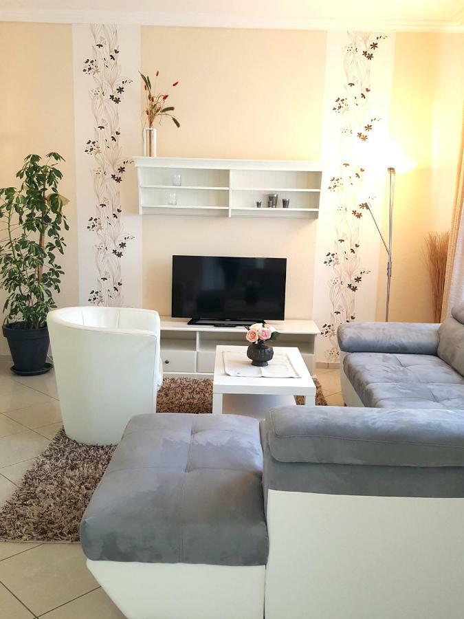 Ferienhaus Fuer 8 Personen Mit Kamin & Terrasse Boltenhagen  Ngoại thất bức ảnh